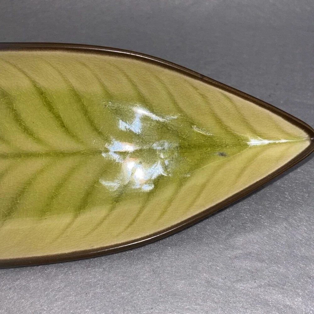 Vintage Pier One Stoneware Long Green Tropical Palm Leaf Appetizer Boat‎ Plate